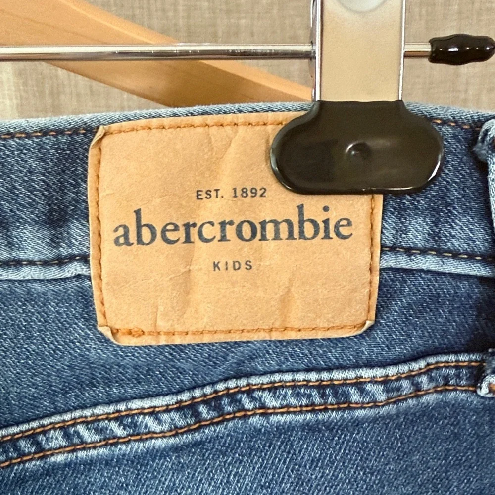 Abercrombie Kids Jeans | Size 14 | Medium Wash Stretch Denim